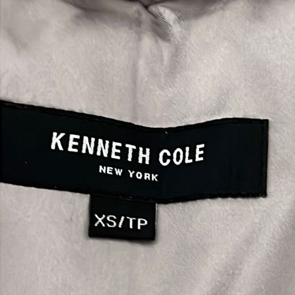 NWT (KENNETH Cole) long Faux coat size XS in very light gray - Picture 6 of 13